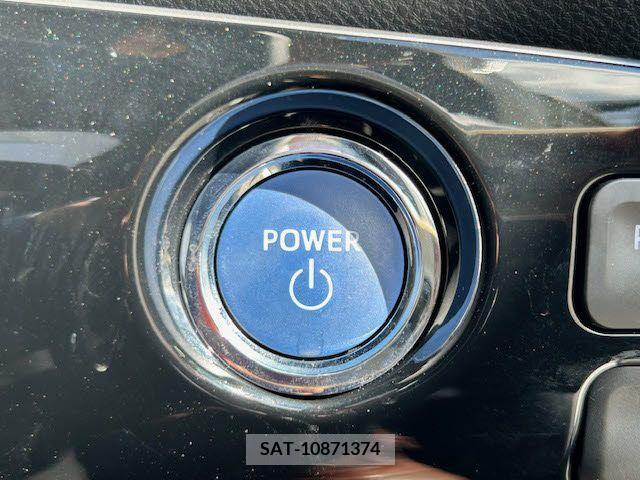 Toyota PRIUS 2018-04 282063-17