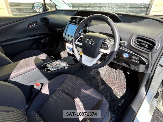 Toyota PRIUS 2018-04 282063-7