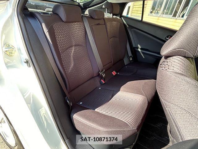 Toyota PRIUS 2018-04 282063-3