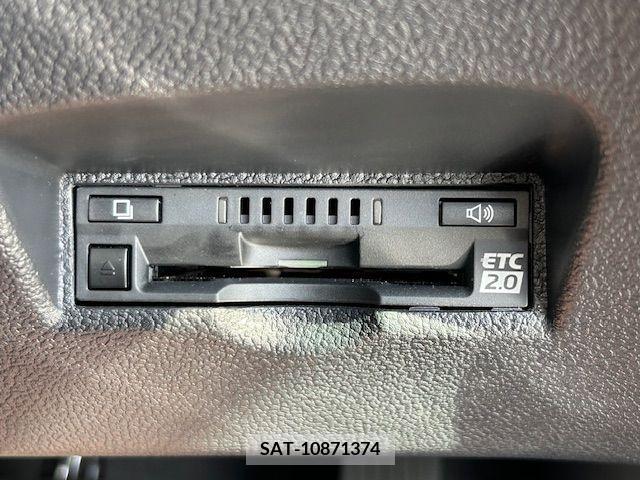 Toyota PRIUS 2018-04 282063-13