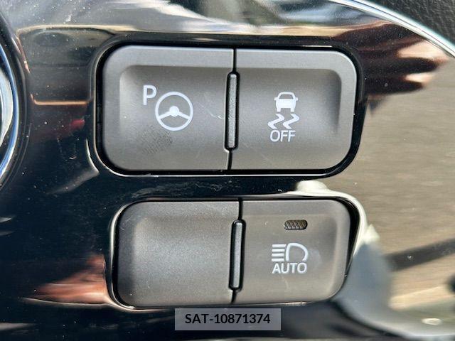 Toyota PRIUS 2018-04 282063-16