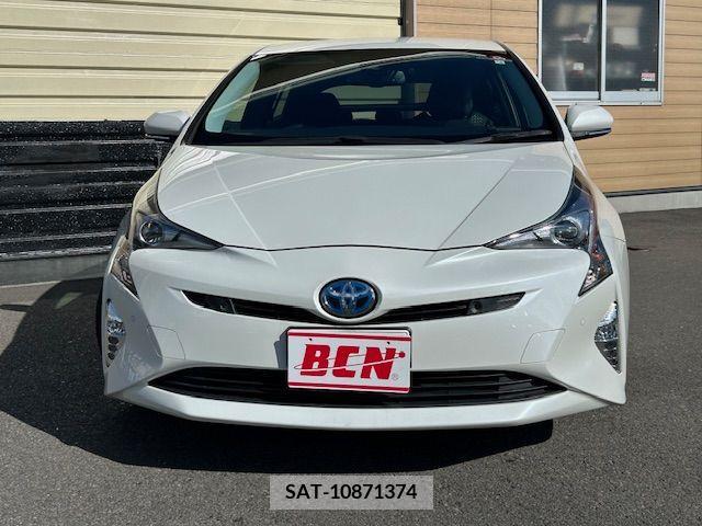 Toyota PRIUS 2018-04 282063-12