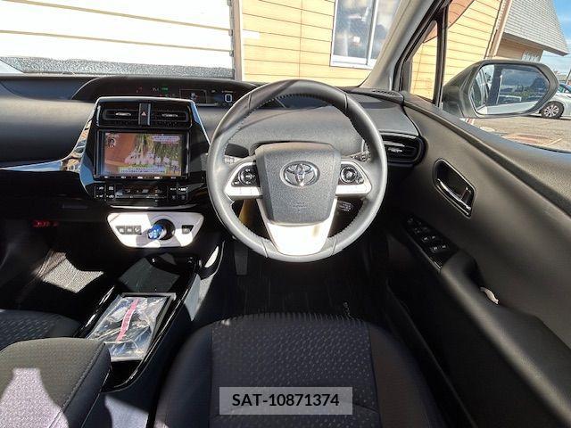 Toyota PRIUS 2018-04 282063-15