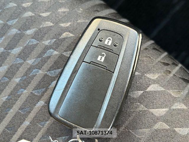 Toyota PRIUS 2018-04 282063-5