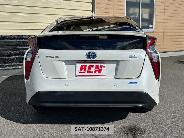 Toyota PRIUS 2018-04 282063-18