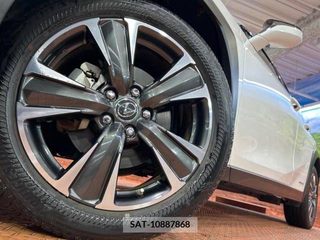 Lexus UX 2019-12 354108-13