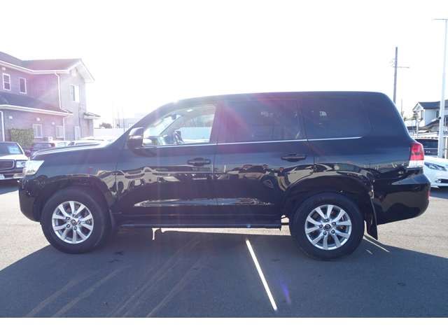 Toyota LAND CRUISER 2020-10 187737-3