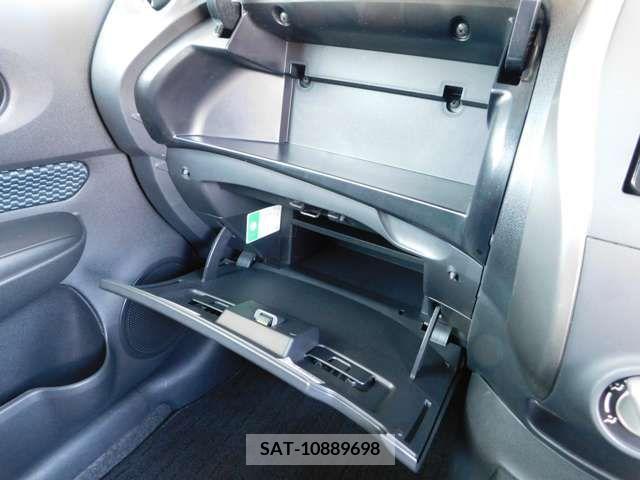 Nissan NOTE 2015-03 279974-13