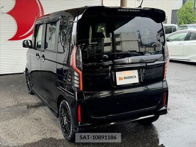 Honda N BOX 2022-11 354846-12