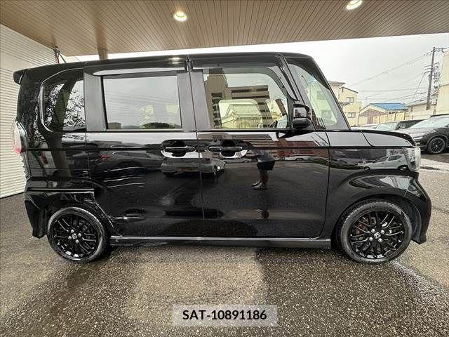 Honda N BOX 2022-11 354846-9