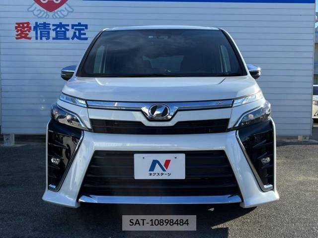 Toyota VOXY 2018-03 332169-15