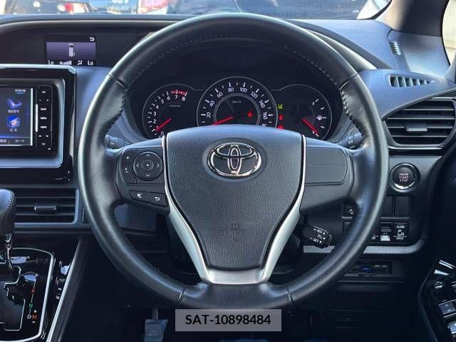 Toyota VOXY 2018-03 332169-12