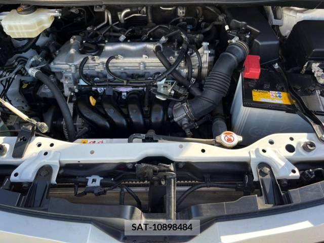 Toyota VOXY 2018-03 332169-19