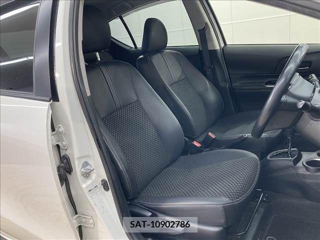 Toyota AQUA 2018-02 227763-11
