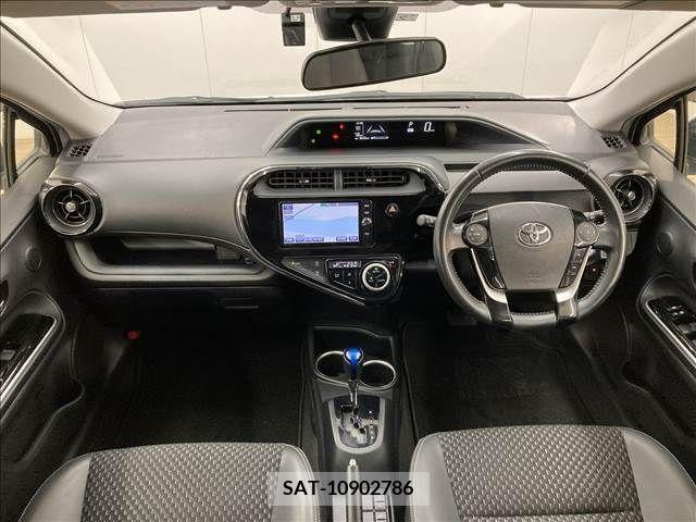 Toyota AQUA 2018-02 227763-1