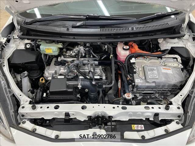 Toyota AQUA 2018-02 227763-17