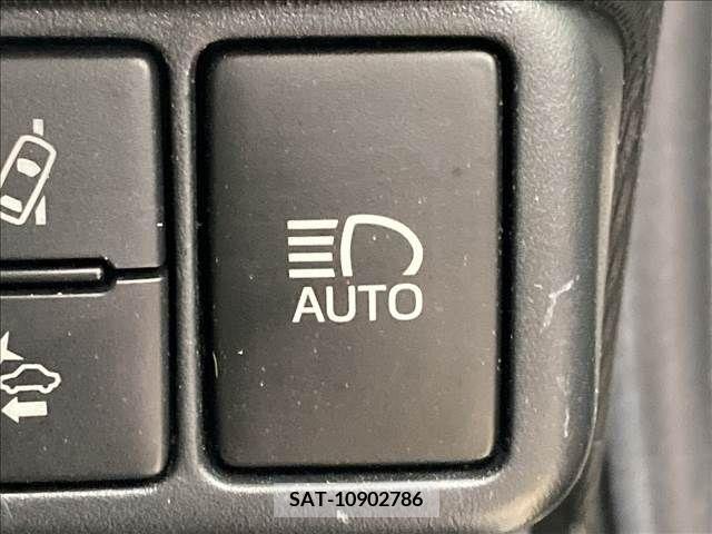 Toyota AQUA 2018-02 227763-7