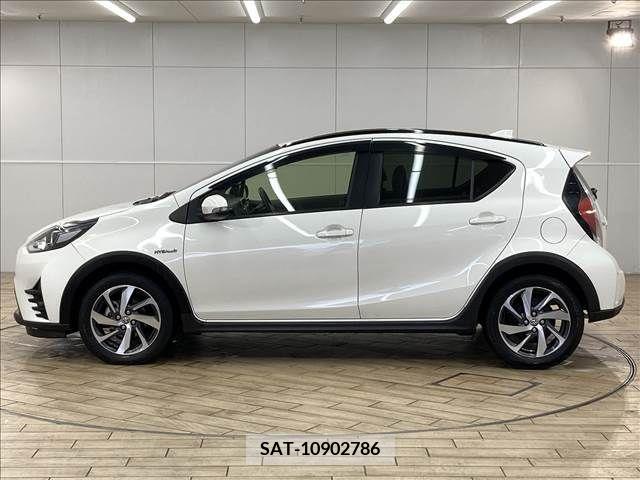 Toyota AQUA 2018-02 227763-15