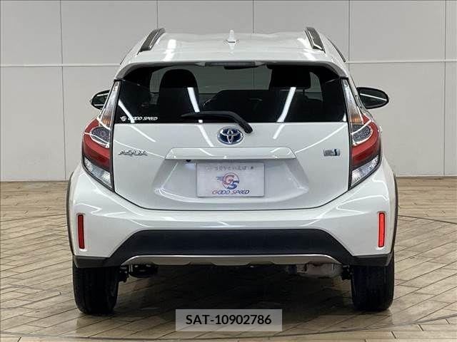 Toyota AQUA 2018-02 227763-14