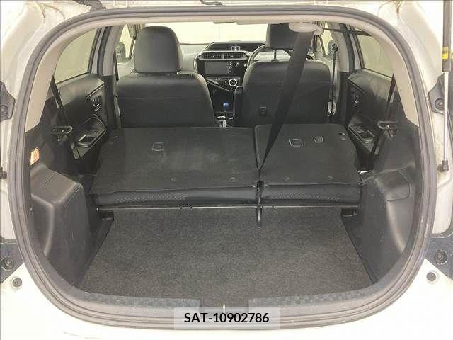 Toyota AQUA 2018-02 227763-13