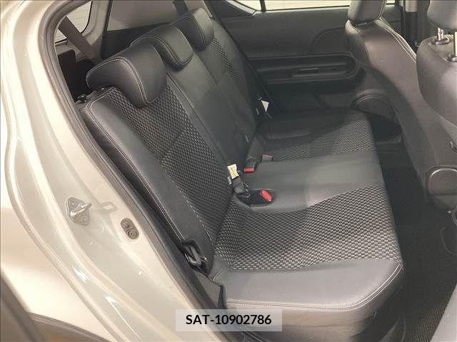 Toyota AQUA 2018-02 227763-12