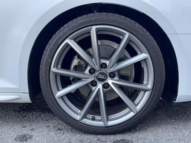 Audi A4 2019-01 18912-6