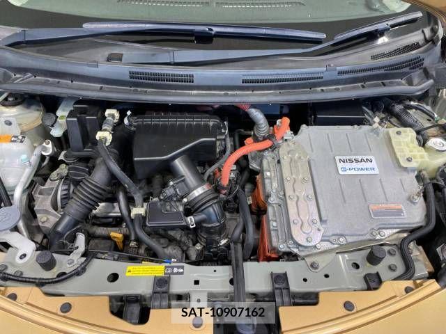 Nissan NOTE 2016-11 392969-16