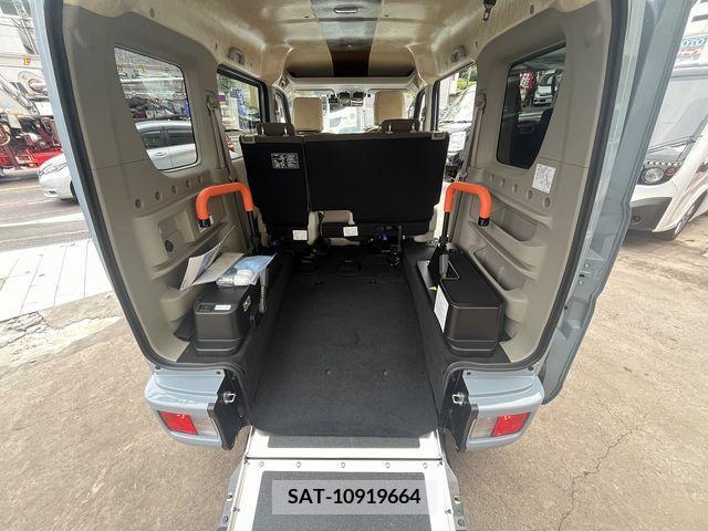 Suzuki EVERY WAGON 2023-11 378358-24