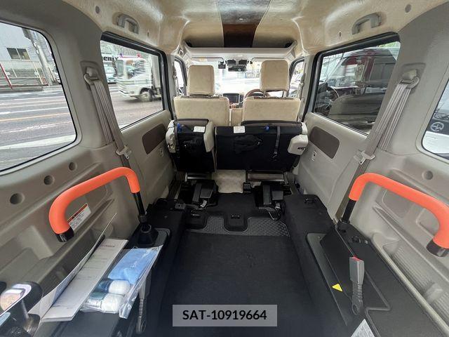 Suzuki EVERY WAGON 2023-11 378358-21
