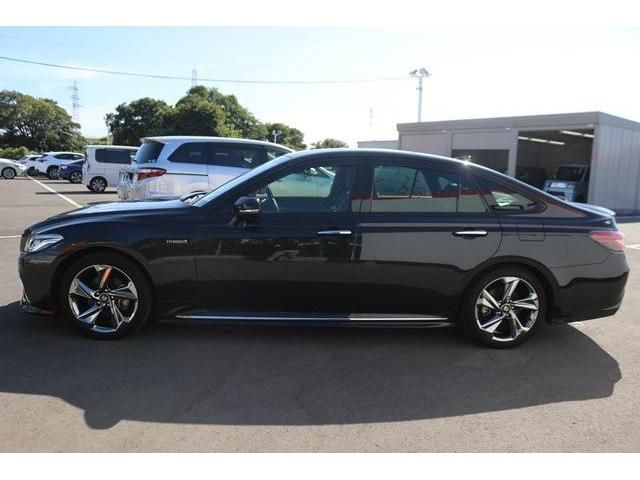 Toyota CROWN SEDAN 2019-06 8885-4