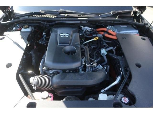 Toyota CROWN SEDAN 2019-06 8885-18