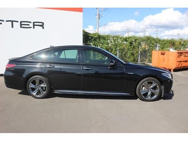 Toyota CROWN SEDAN 2019-06 8885-2