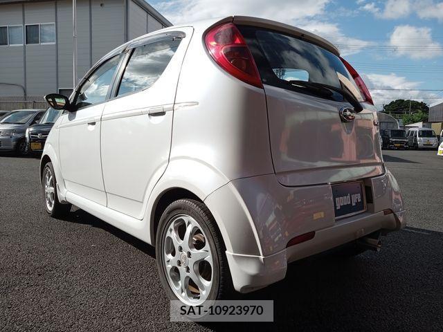 Subaru R2 2005-03 385845-4