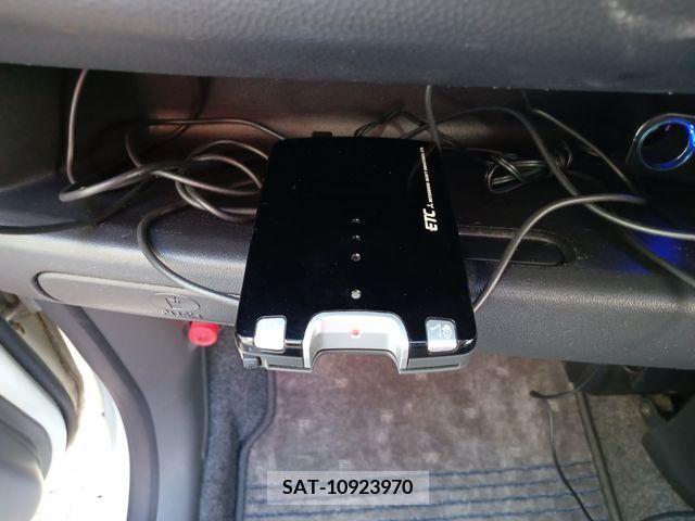 Subaru R2 2005-03 385845-16