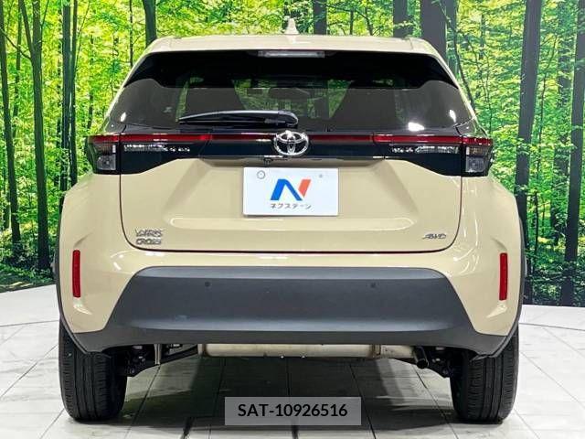 Toyota YARIS CROSS 2023-04 205263-15