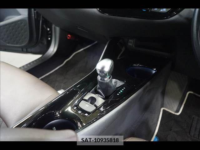 Toyota C-HR 2018-03 389968-11