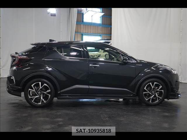 Toyota C-HR 2018-03 389968-15