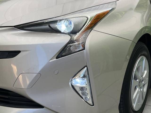 Toyota PRIUS 2017-03 186221-11