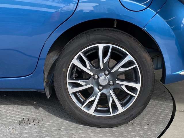 Nissan NOTE 2017-04 10063-14