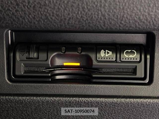 Nissan JUKE 2012-02 349847-4