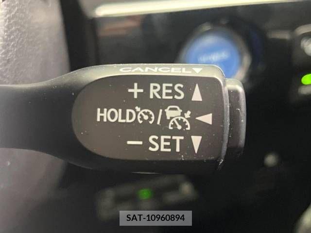 Toyota PRIUS 2017-12 282331-5