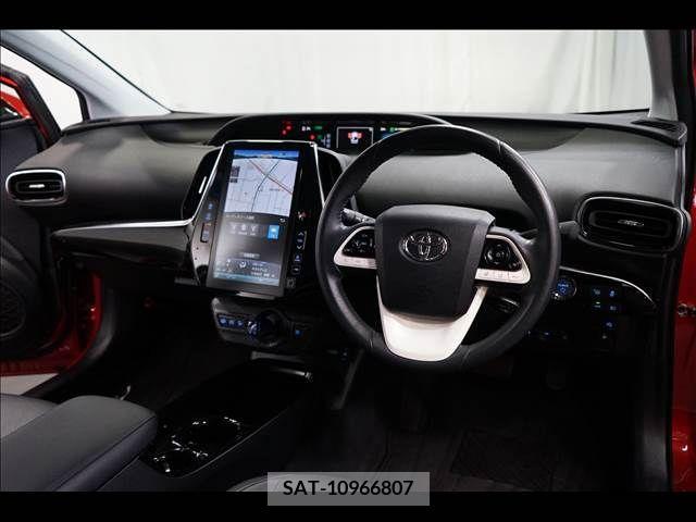 Toyota PRIUS PHV 2017-02 282583-1