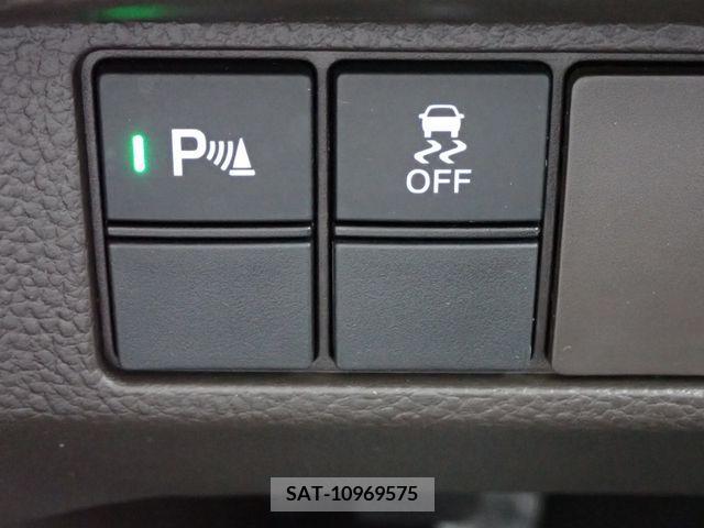 Honda N BOX 2021-05 334928-9