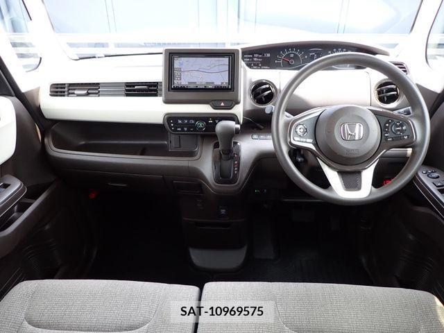 Honda N BOX 2021-05 334928-1