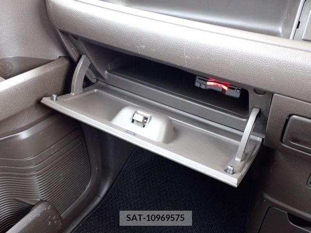 Honda N BOX 2021-05 334928-15
