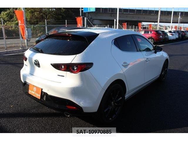 Mazda MAZDA3 2022-02 206730-2
