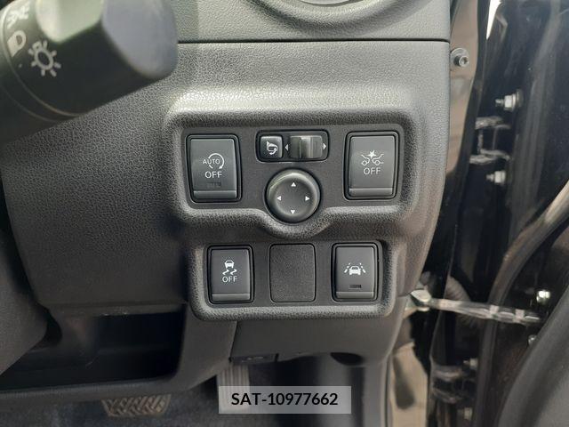Nissan NOTE 2018-03 280139-23