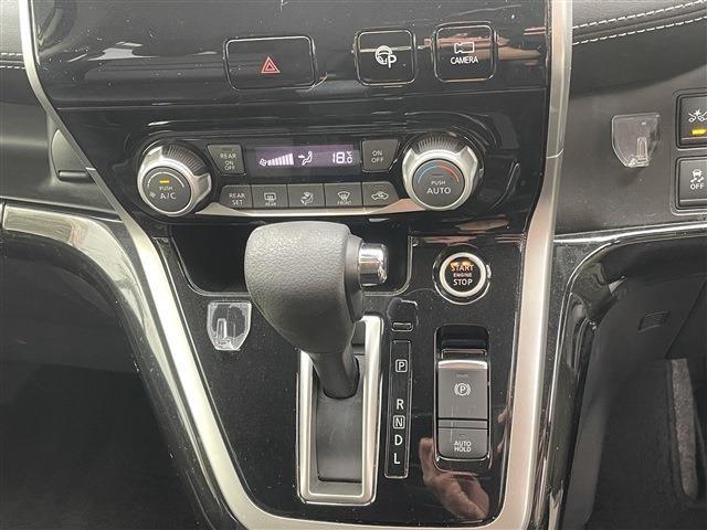 Nissan SERENA 2017-03 9763-8