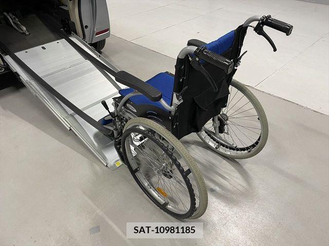 Honda N BOX 2019-03 278589-3