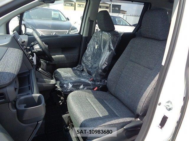 Toyota SIENTA 2024-07 368293-4
